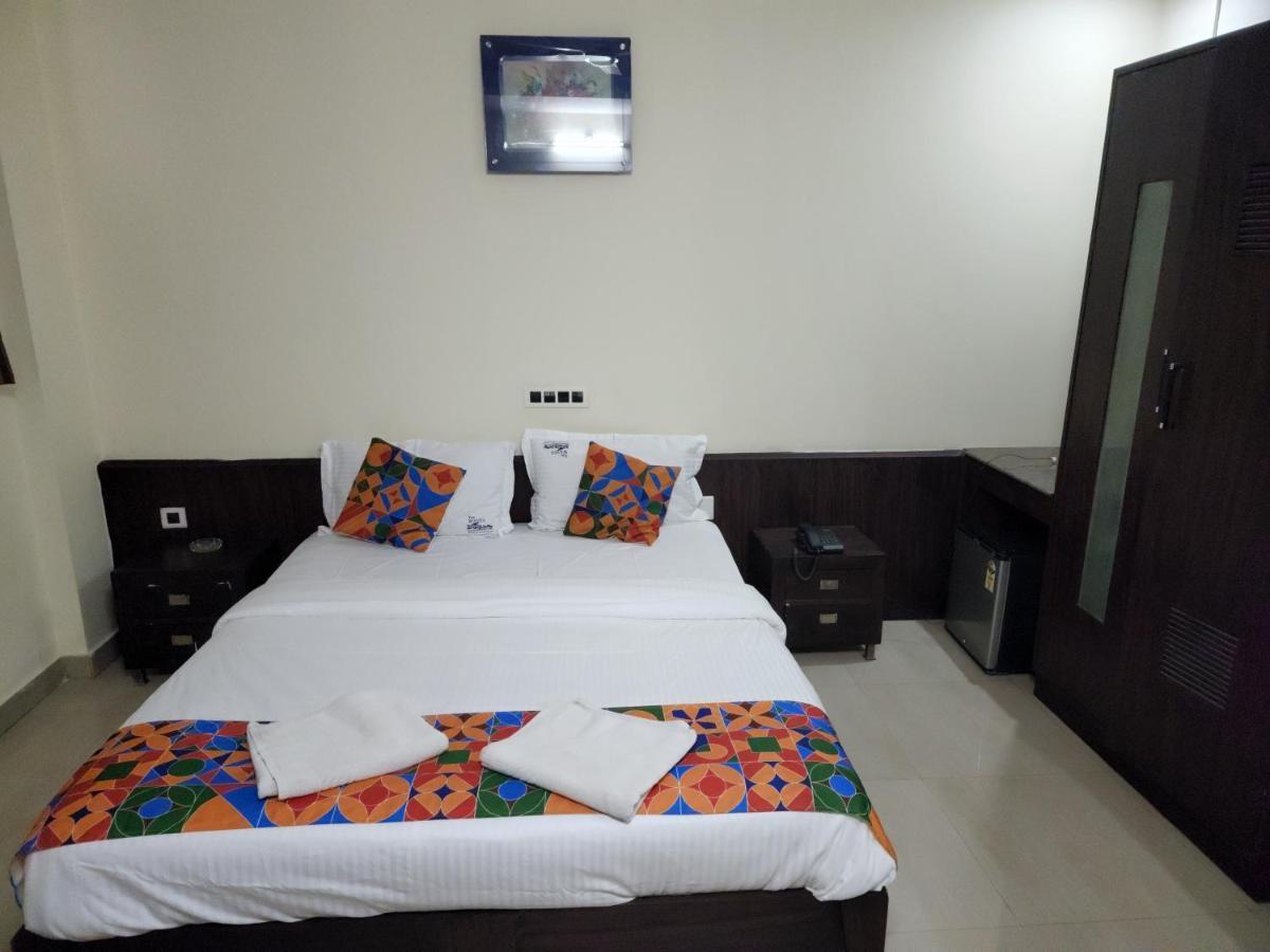 Westernsuites Hotel / Spa Bangalore Exterior photo
